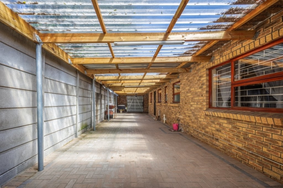 4 Bedroom Property for Sale in Soneike Western Cape